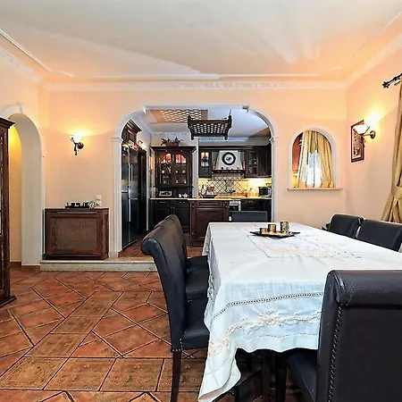 Kamelia Villa